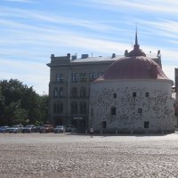 Круглая башня. :: Валентина Жукова