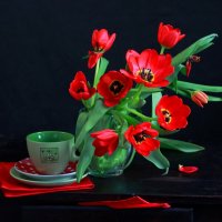 Про красные цветы и зелёную чашку (2) :: Наталья Казанцева