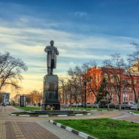 Памятник Ленину в Белгороде :: Игорь Сарапулов