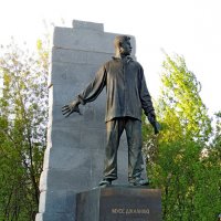 Памятник Мусы Джалилю на пересечении улиц Мусы Джалиля и Братеевской :: Александр Качалин