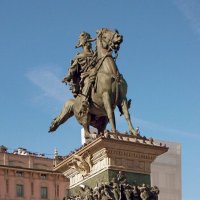 Памятник Виктору Эмманаилу 2-му,первому королю объединенной Италии :: Galina Solovova