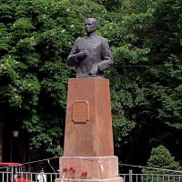 Памятник И.В. Панфилову :: Асылбек Айманов