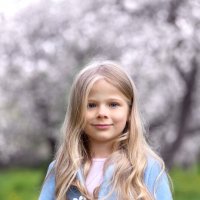Детский портрет весной :: Наталья Сидорова