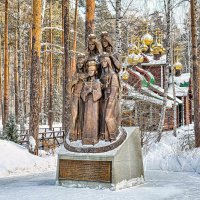 Памятник жене и дочерям последнего императора Российского на месте захоронения. :: Александр Леонов