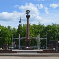 Великие Луки, 27 мая 2020, на центральной площади... :: Владимир Павлов