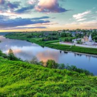 река Волга на фоне Старицкого монастыря :: Георгий А