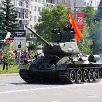 Т-34 с постамента города Новокузнецка :: Наталия Григорьева