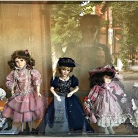 Я и куклы в витрине. :: Валерия Комова