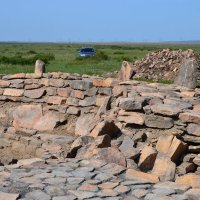 Талдинская пирамида. Центральный  Казахстан. Приехали,смотреть японцы. :: Андрей Хлопонин