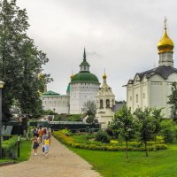 В Славном Городе Сергиевом Пасаде :: юрий поляков