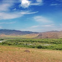 Зеленые берега и синие холмы :: Андрей Семенов