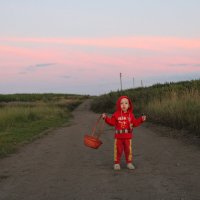 "Красный костюмчик" :: Виктория Курина