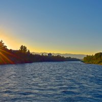 Восход на реке Кокса :: Nina Streapan