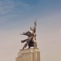 Памятник советской эпохе :: Елена (ЛенаРа)