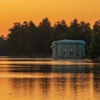 Вечерний пейзаж Дворцового парка :: Дарья Меркулова