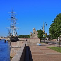 Петербургские зарисовки. Прогулки по Петровской набережной :: Евгений 