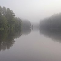 На реке с туманом :: Валерий Иванович