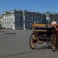 Прокатимся по Дворцовой площади! :: Анатолий Грачев