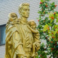 Памятник, скульптура: "Воин-освободитель". :: Руслан Васьков