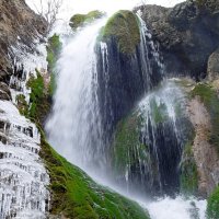 ЗИМНЯЯ ПРОГУЛКА ДО ВОДОПАДА. :: Виктор Осипчук