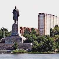 Памятник Ленину с Волги :: Raduzka (Надежда Веркина)