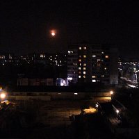 кровавая луна над городом :: александр дмитриев 