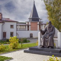 Памятник Патриарху Иову (Старица) :: Елена Елена
