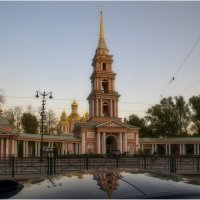 Вид на колокольню и Крестовоздвиженский казачий собор со стороны Лиговского проспекта :: Александр Максимов