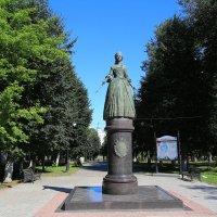 Богородицк   Памятник Екатерине II :: Ninell Nikitina
