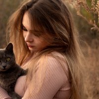 Девушка и кот :: Ирина Шустова
