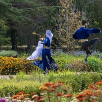 Танцы в Ботаническом саду :: Александр Буторин