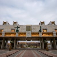 Вид из внутреннего двора здания президиума РАН на Ленинском проспекте :: Михаил Танин 