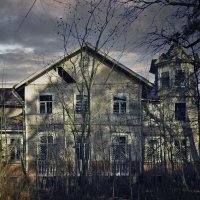 Дом с привидениями :: Тата Казакова