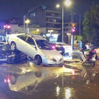 Припаркованные машины смыло дождем. :: Оля Богданович