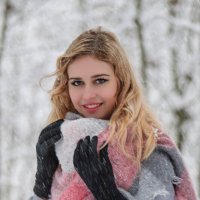 Зимний портрет девушки :: Анатолий Клепешнёв