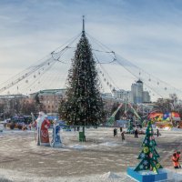 Новогодний городок на Соборной площади в Белгороде - 2013г. :: Игорь Сарапулов