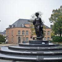 Памятник герцогине Шарлотте, правившей в 1919-1964 годах в Люксембурге, расположен на площади Claire :: Татьяна Ларионова