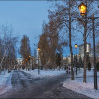 Сквер у Оперного Театра :: Александр Тарноградский