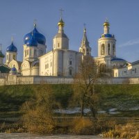 Декабрь под стенами монастыря :: Сергей Цветков
