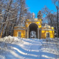 Зима в Царицыно... :: Владимир Жданов