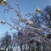 Дерево с фонариками :: Galina Solovova