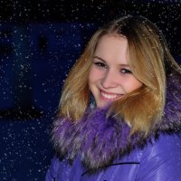 Ночной портрет под снегопадом :: Анатолий Клепешнёв