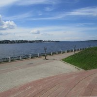 Набережная реки Волга в Костроме :: Ольга Довженко