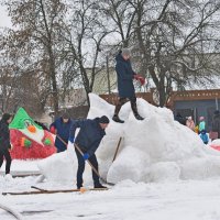 *****В городе фигуры из снега.. :: Анатолий Михайлович