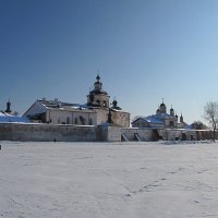 Кирилло - Белозерский монастырь - вид с озера. :: ИРЭН@ .