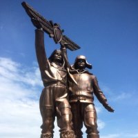 В Омске открыт памятник "Летчику и технику" :: Savayr 