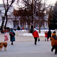 У Нарзанной  галереи... :: Евгений 