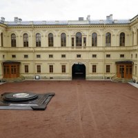 Внутренний дворик большого Гатчинского дворца :: Маргарита Батырева