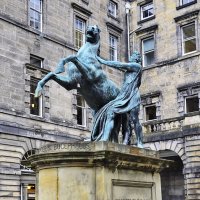Александр и Буцефал. Скульптура, подаренная Эдинбургу в 1884 г. :: Тамара Бедай 