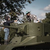 Играют мальчики в войну. :: Александр Кемпанен